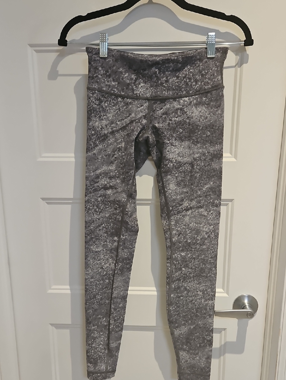 Lululemon athletica Gray Patterned Cropped Leggings